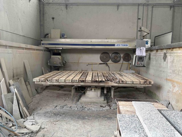levi tunisi bridge saw